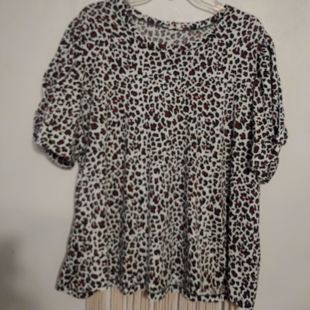 Cute leopard top
